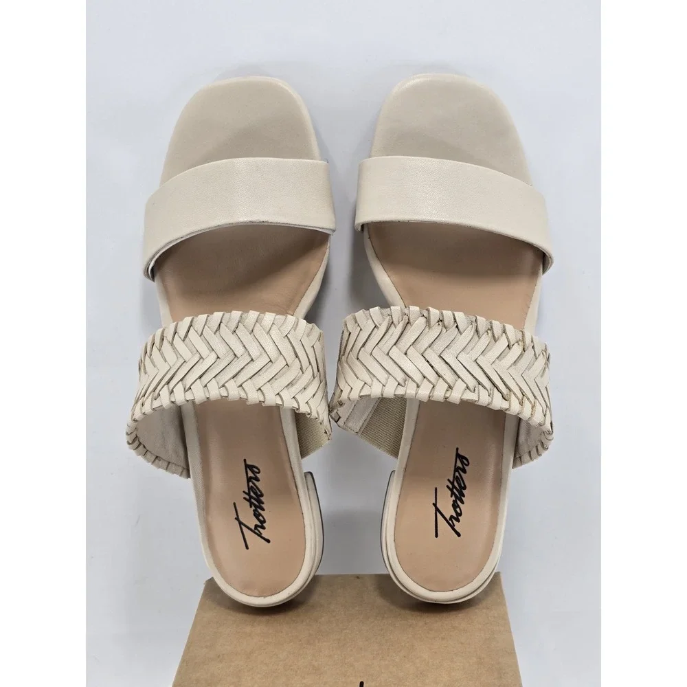 NIB Trotters Women's Nalane Sandals - Color Ivory - Size 8 Wide - Picture 8 of 13